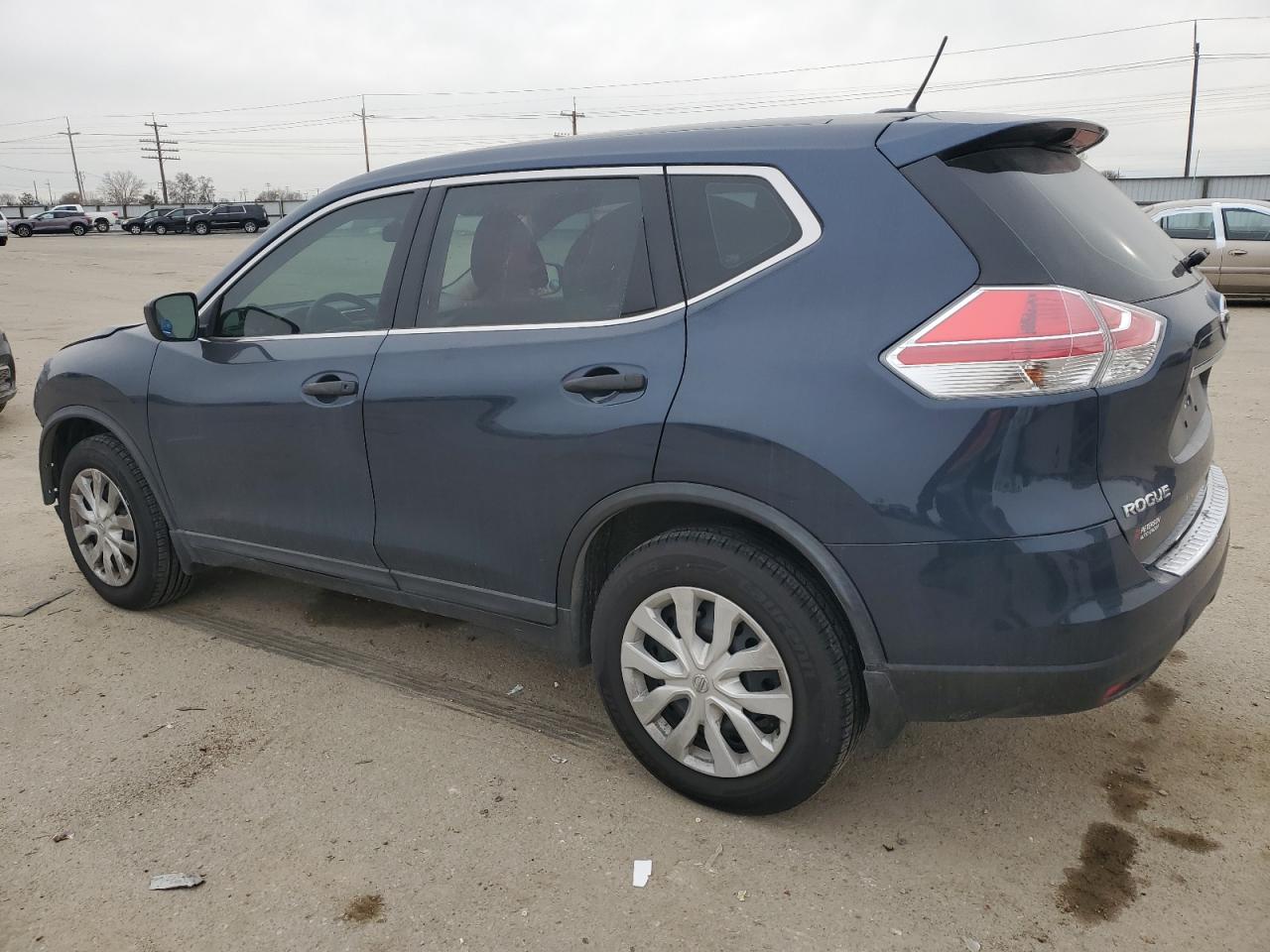 2016 Nissan Rogue - Image 2