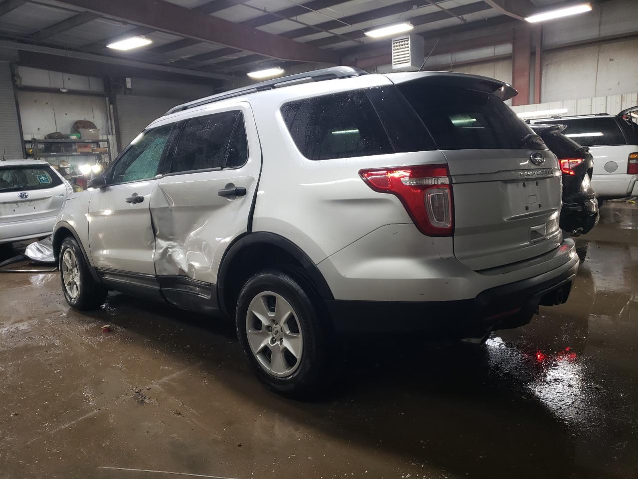 2013 Ford Explorer - Image 2