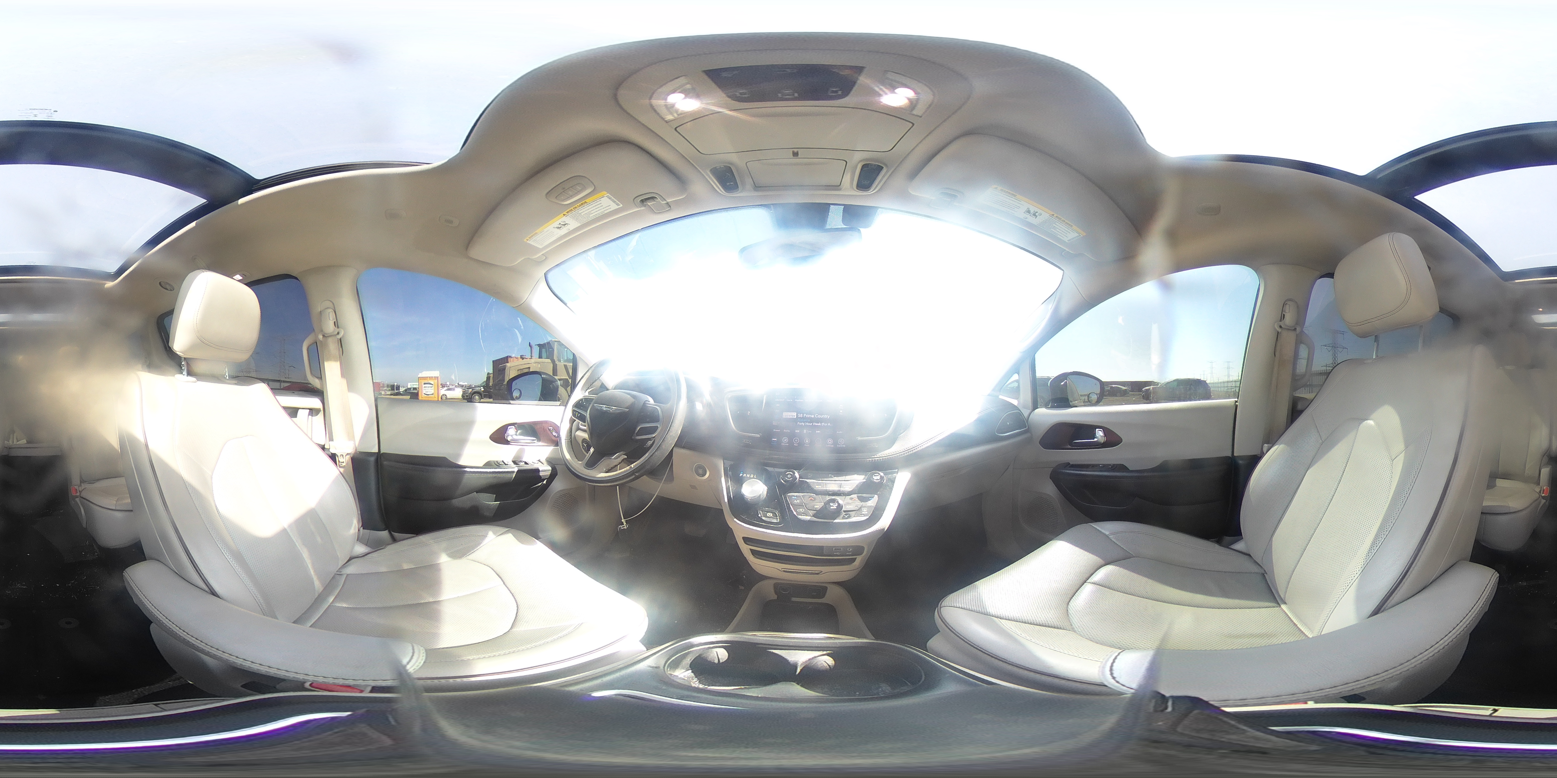 2020 Chrysler Pacifica - Image 14