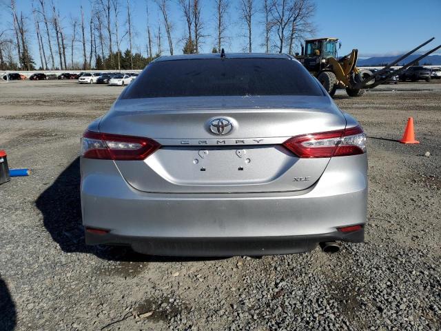  TOYOTA CAMRY 2018 Серебристый