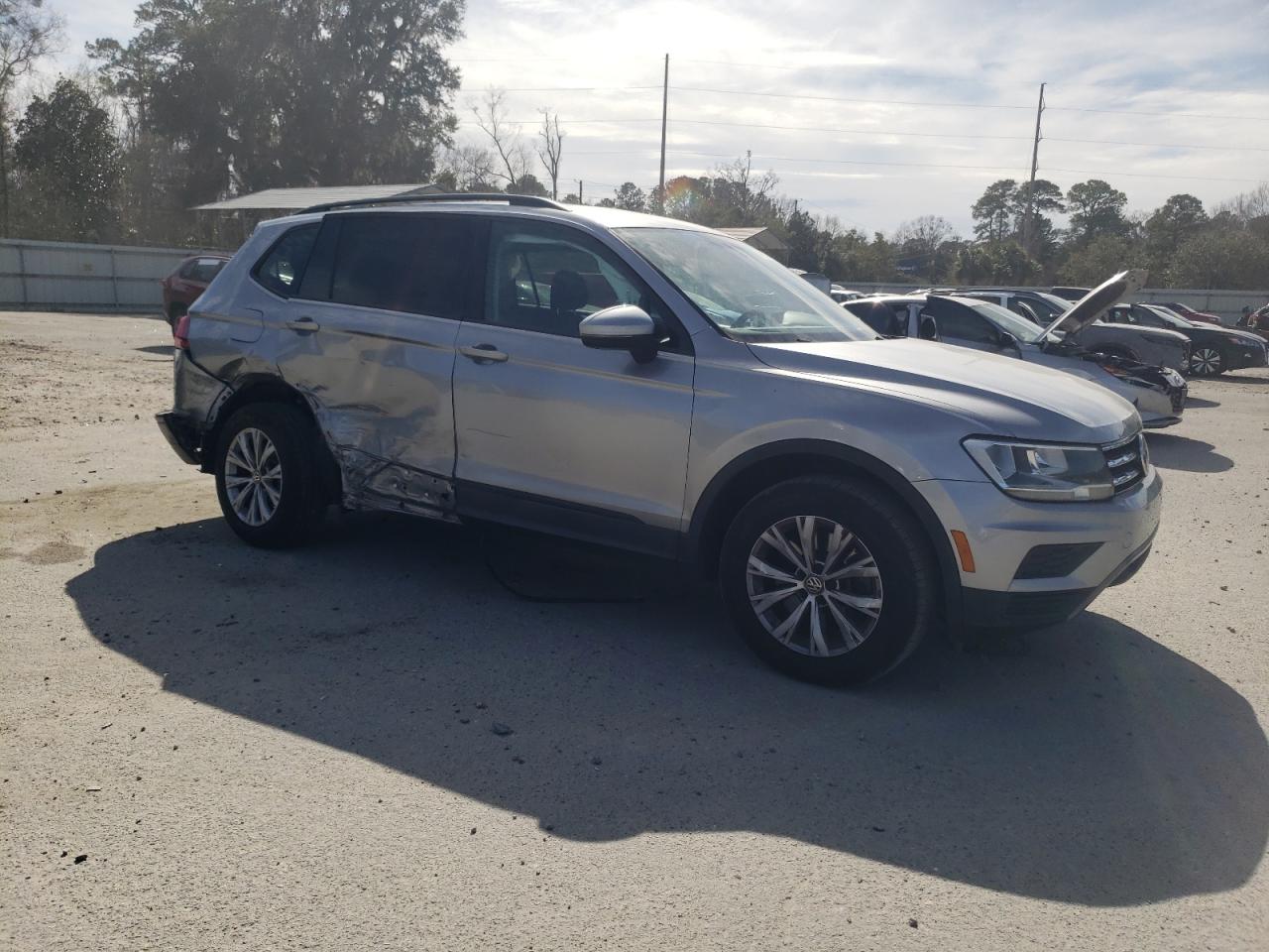 2020 Volkswagen Tiguan - Image 4