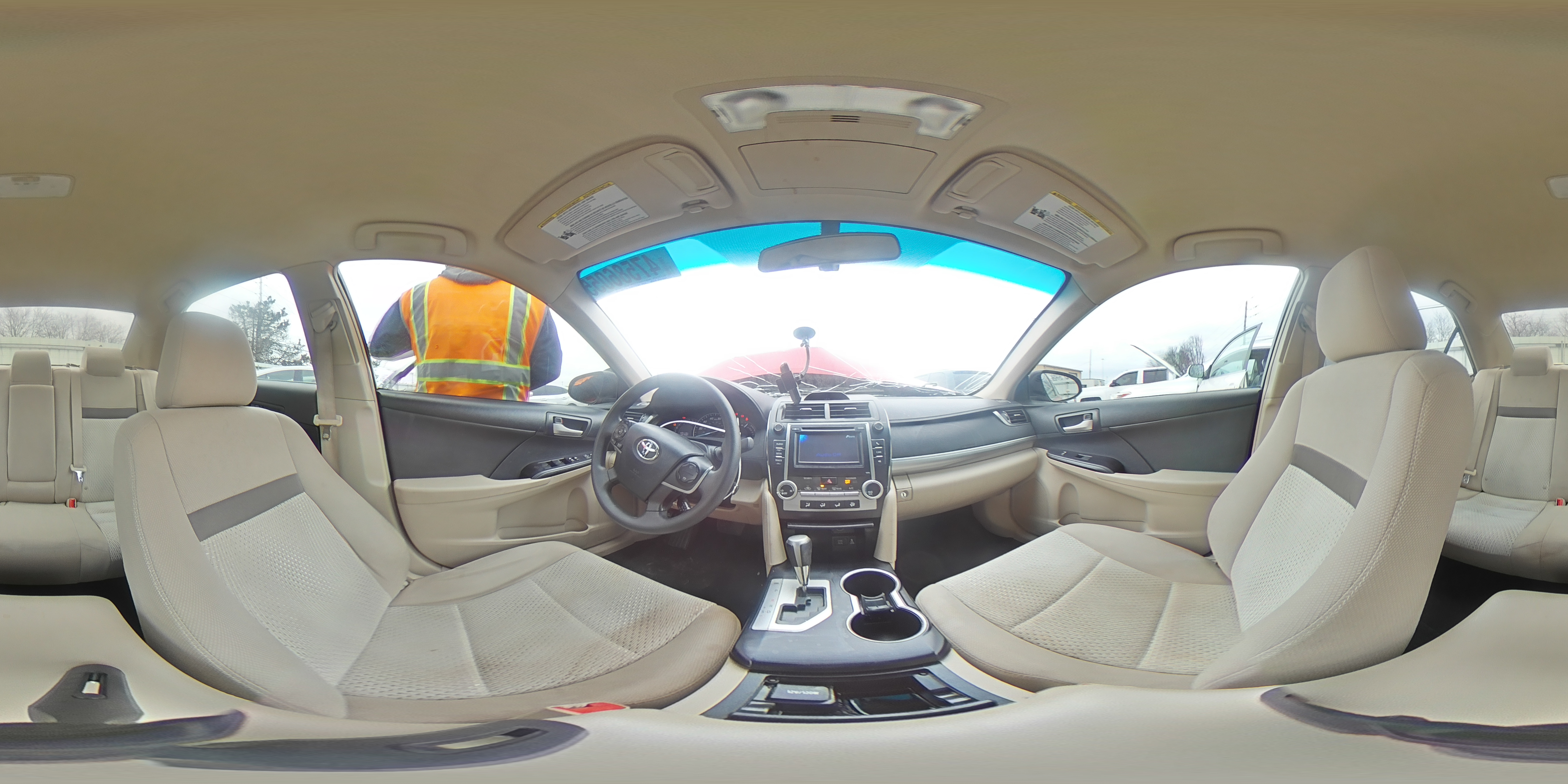 2013 Toyota Camry - Image 13