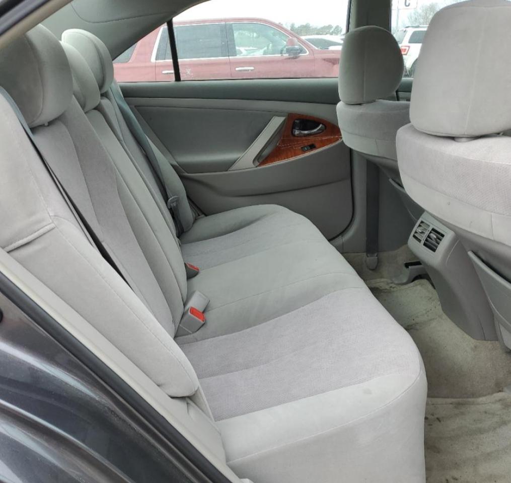 2010 Toyota Camry - Image 10