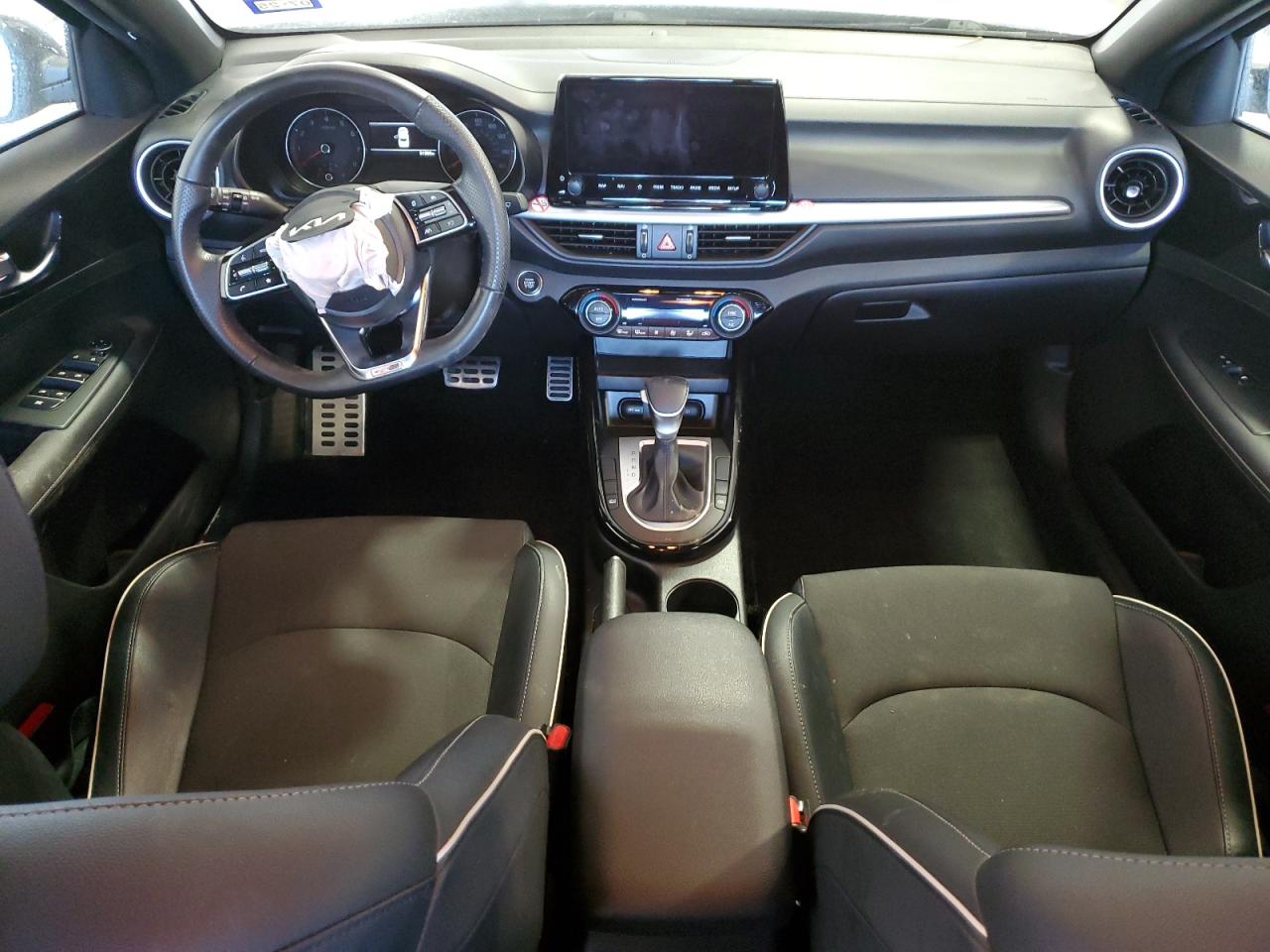 2023 Kia Forte - Image 8