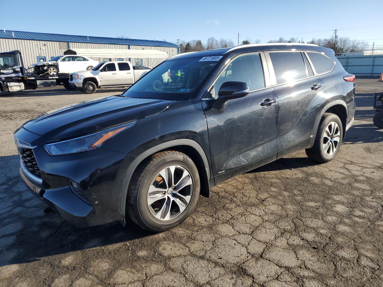 2023 Toyota Highlander Hybrid Xle for Sale in Pennsburg, PA - Side