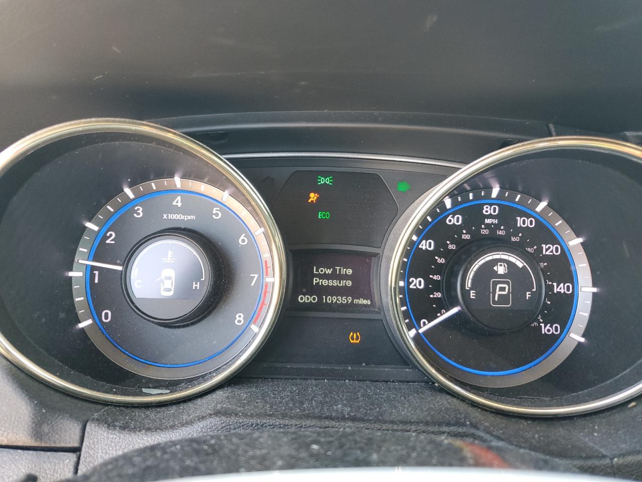 2012 Hyundai Sonata - Image 9