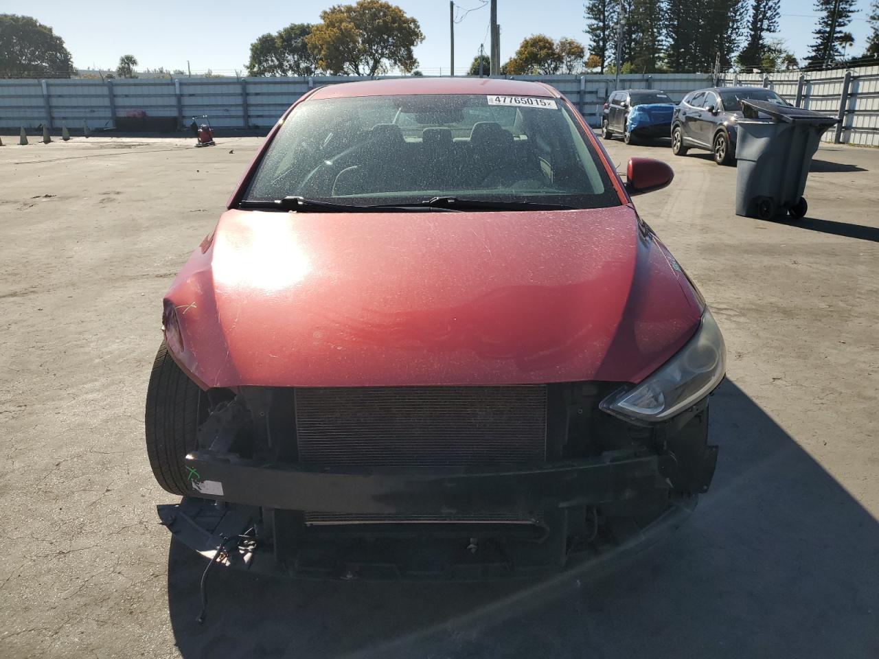 2017 Hyundai Elantra - Image 5