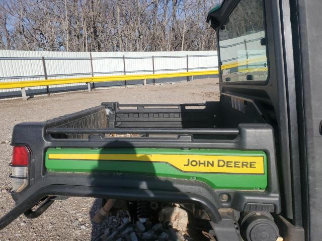 2021 JOHN DEERE XUV835R