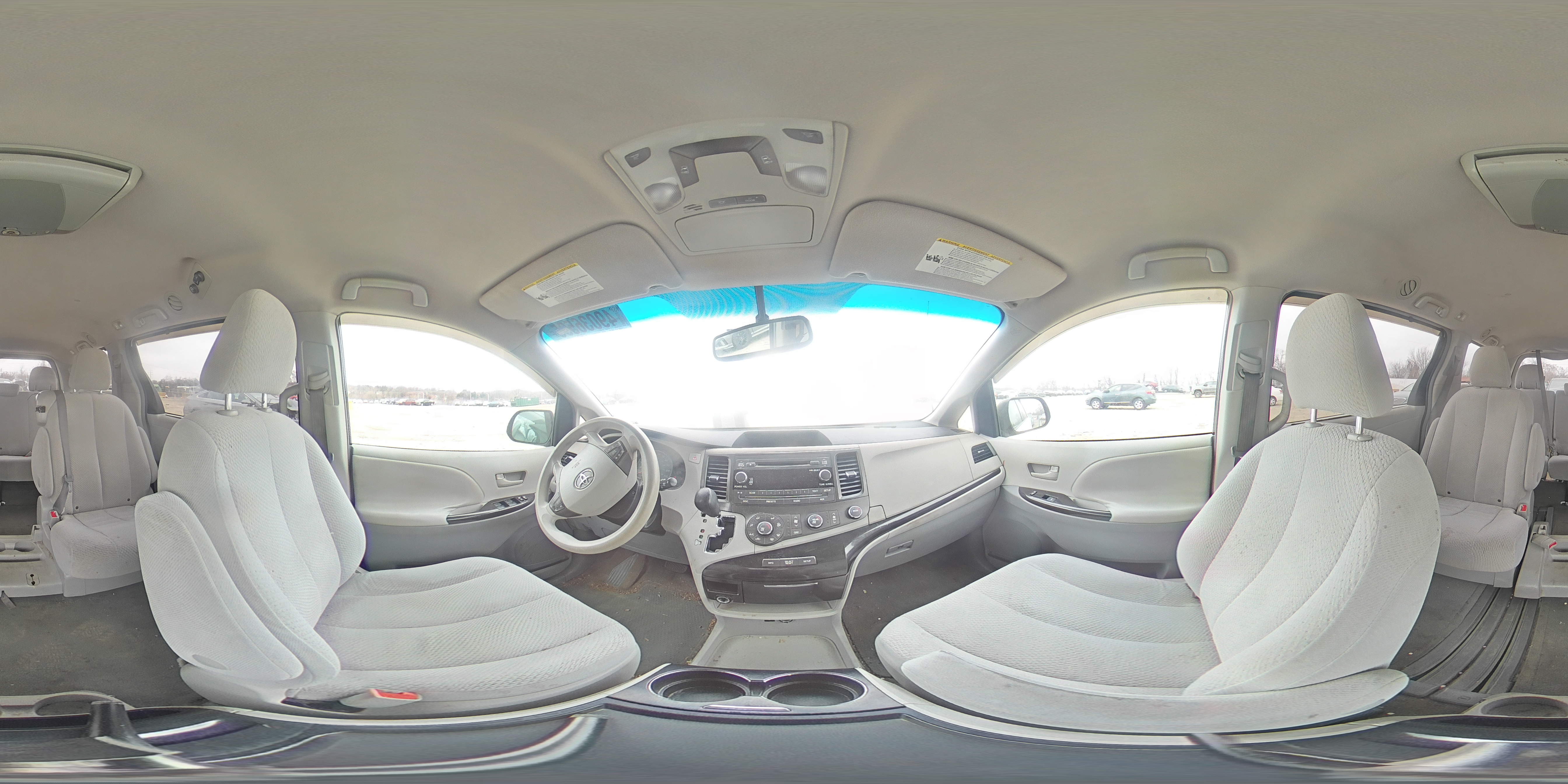 2011 Toyota Sienna - Image 14