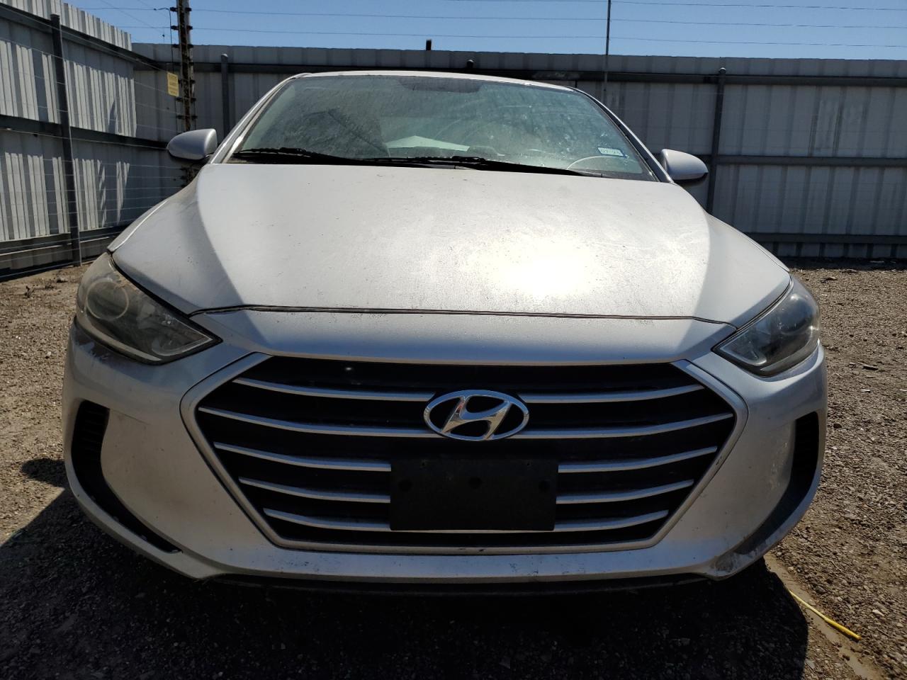 2018 Hyundai Elantra - Image 5