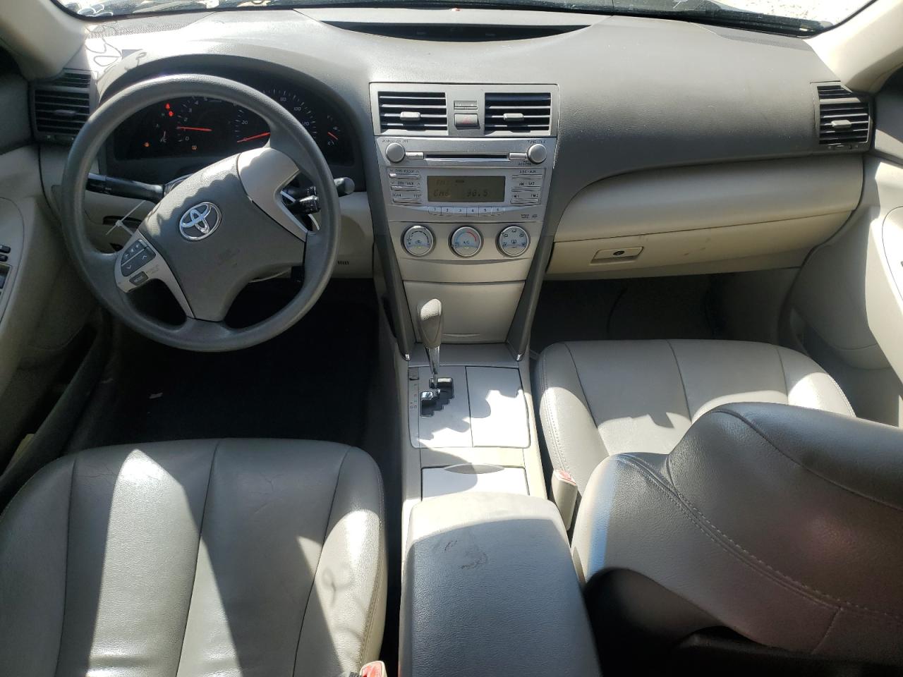 2010 Toyota Camry - Image 8