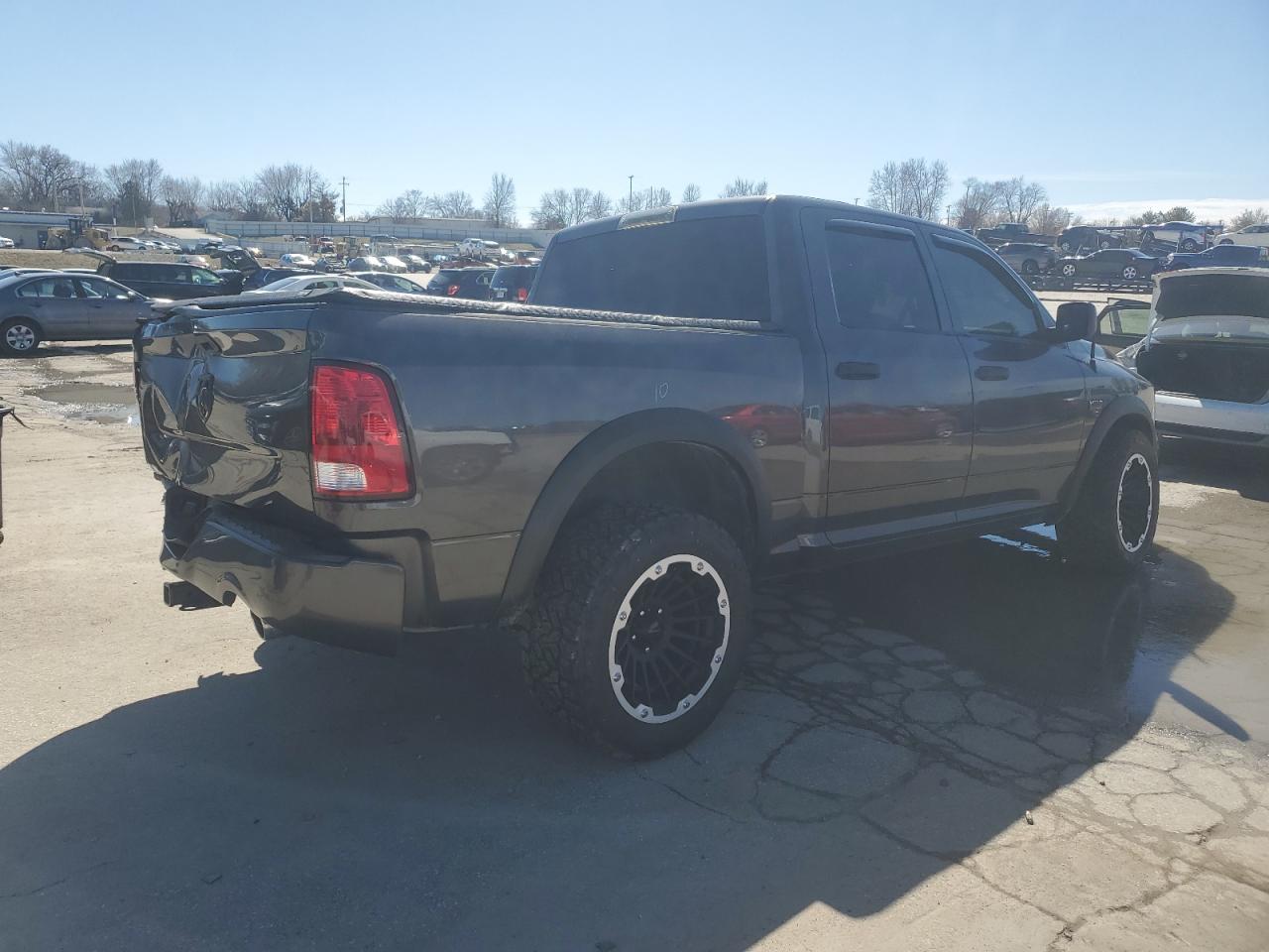 2016 RAM 1500 - Image 3