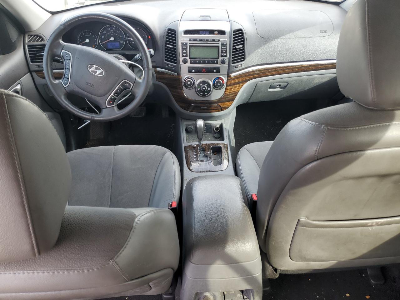 2011 Hyundai Santa Fe - Image 8