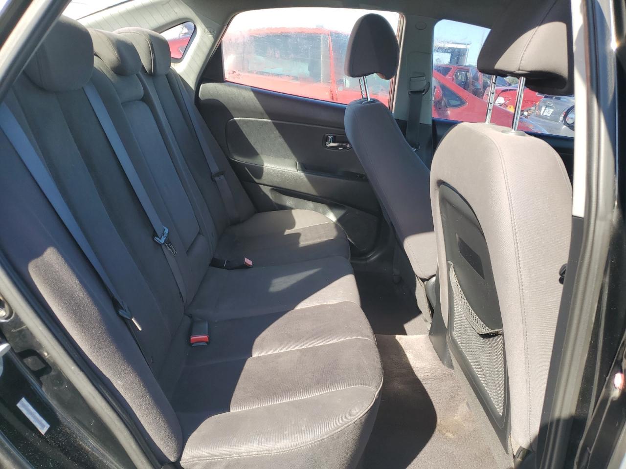 2010 Hyundai Elantra - Image 10