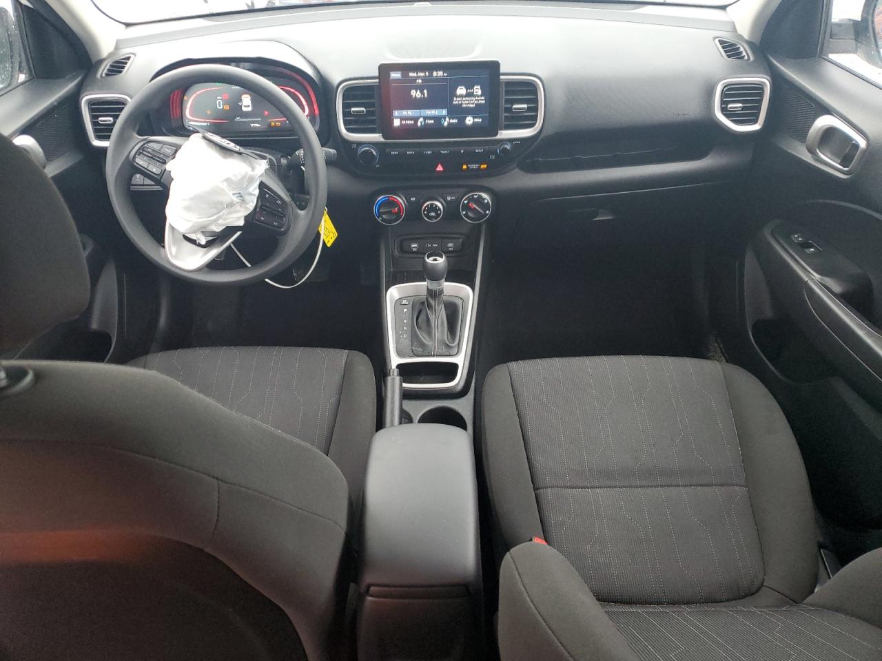 2023 Hyundai Venue - Image 8