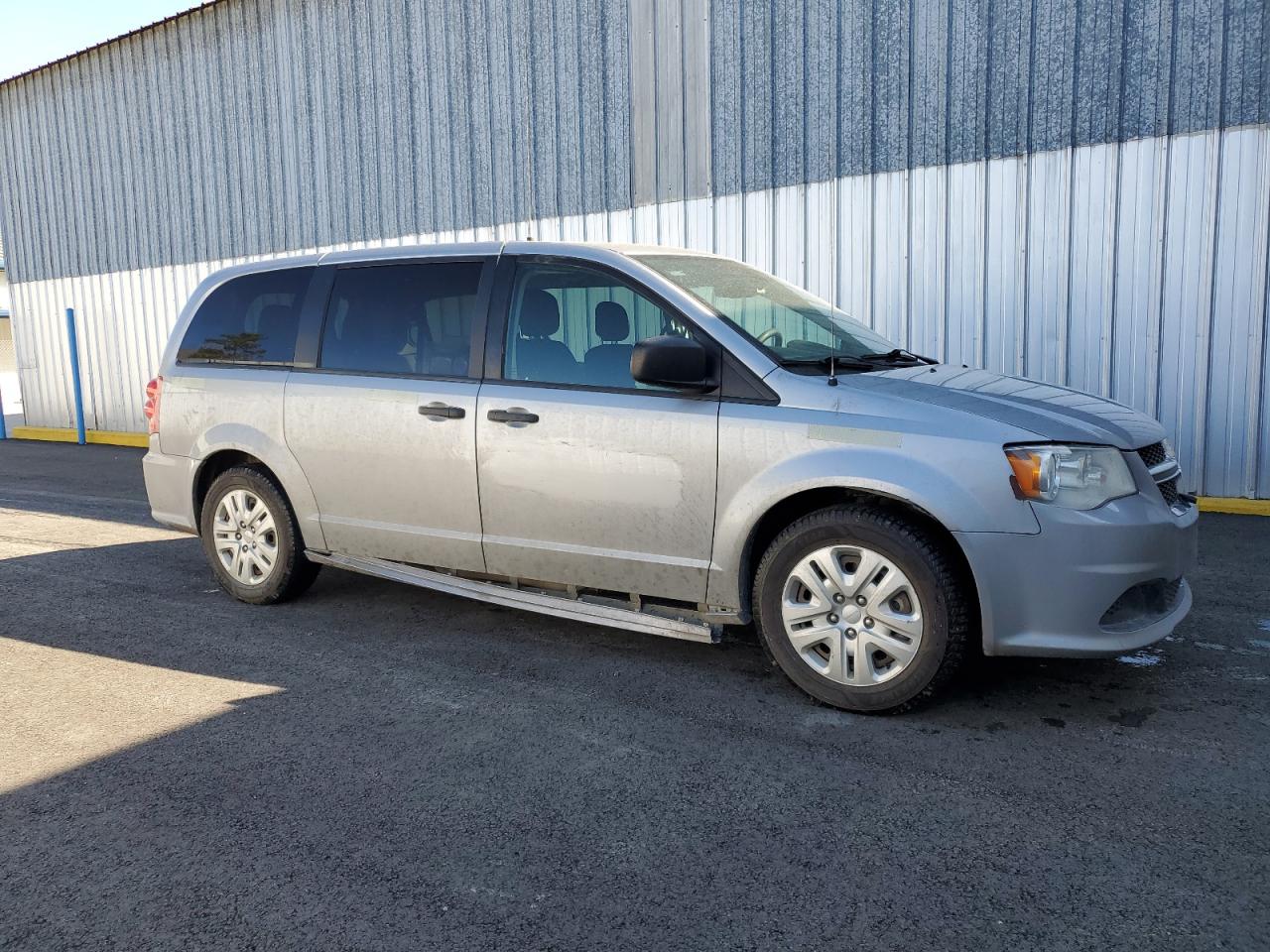 2019 Dodge Caravan - Image 4