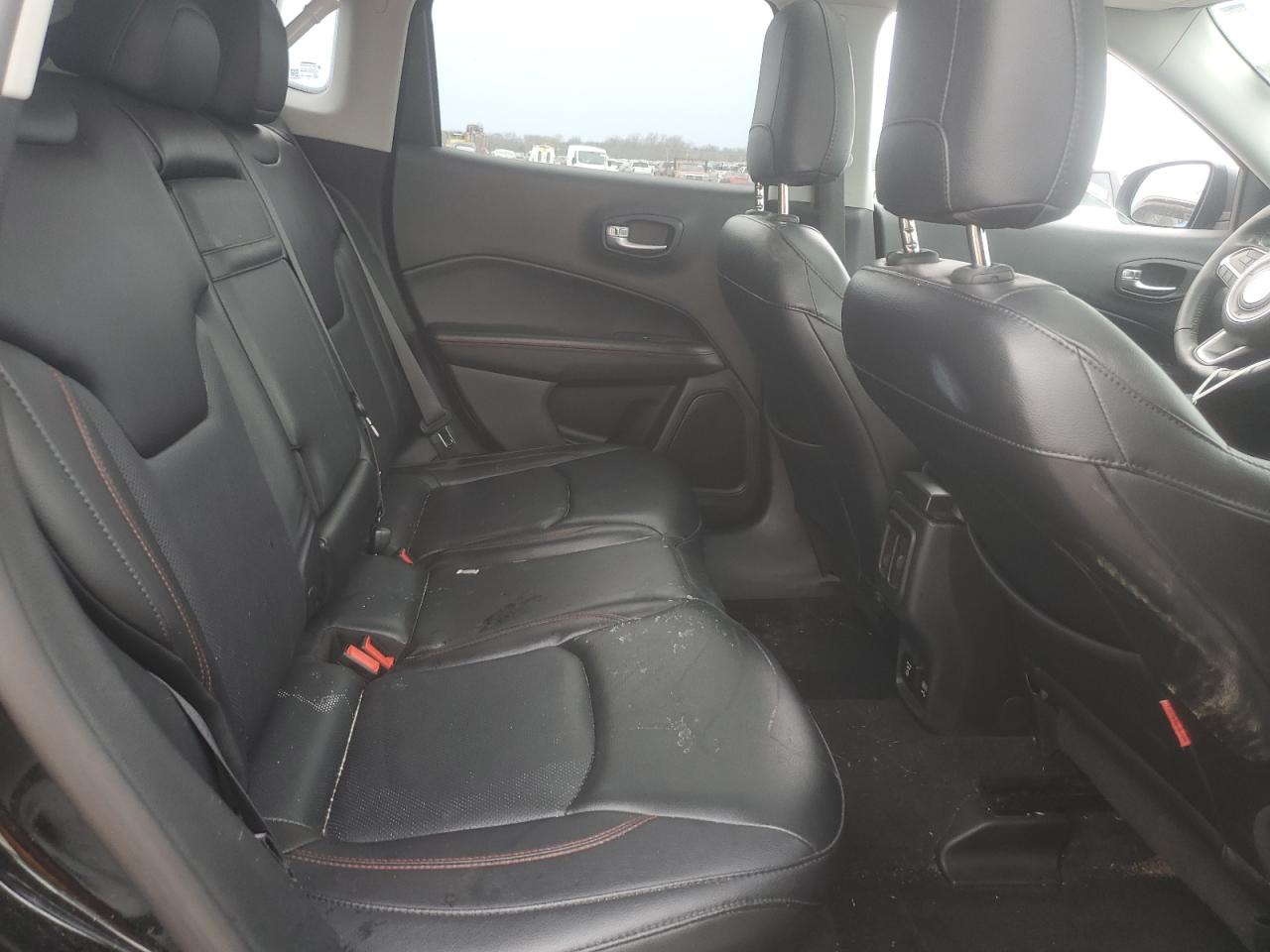 2018 Jeep Compass - Image 11