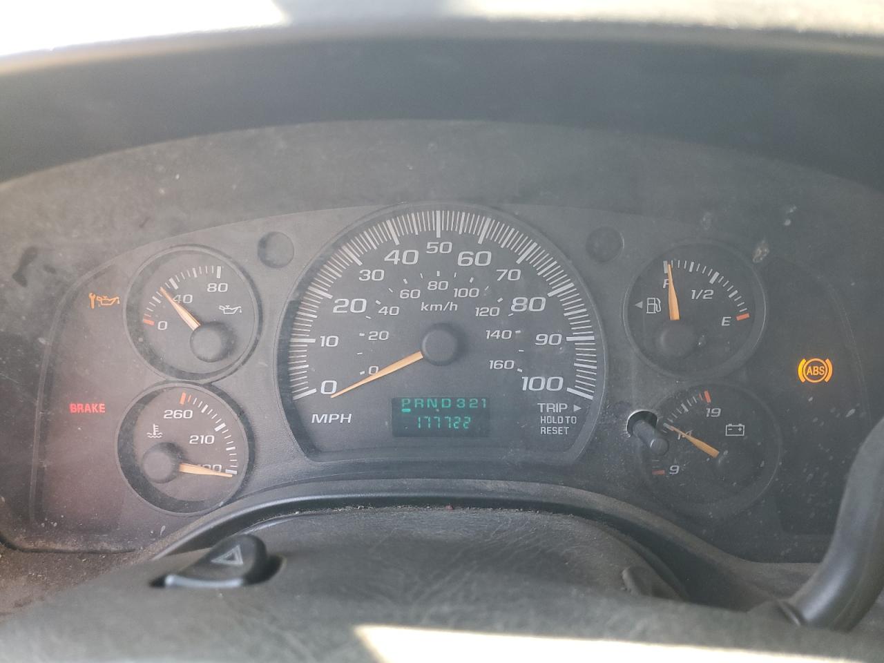 2005 Chevrolet Express - Image 9