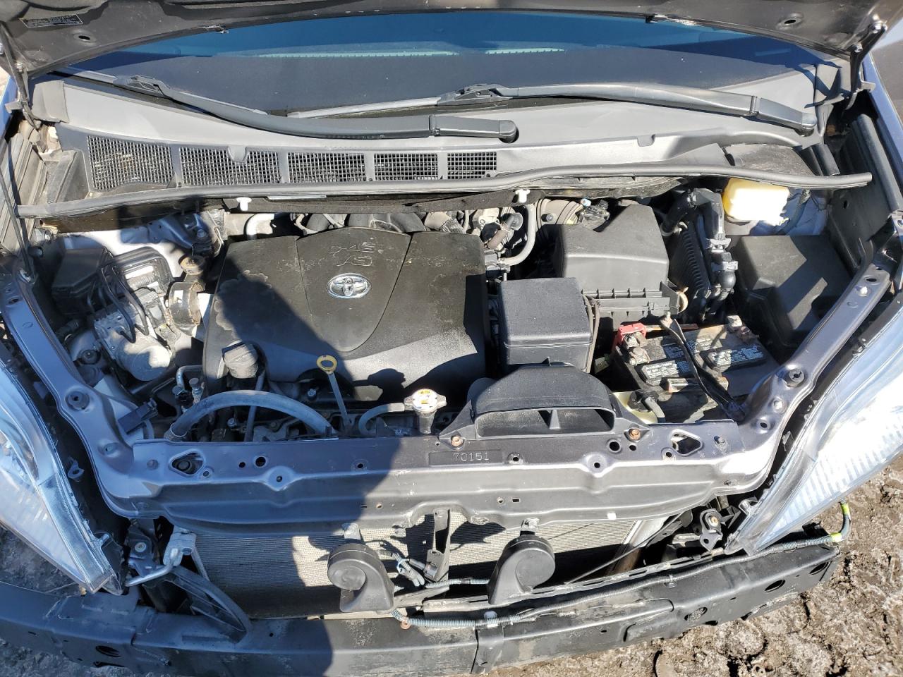 2017 Toyota Sienna - Image 12