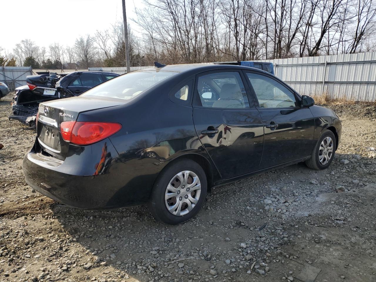 2010 Hyundai Elantra - Image 3