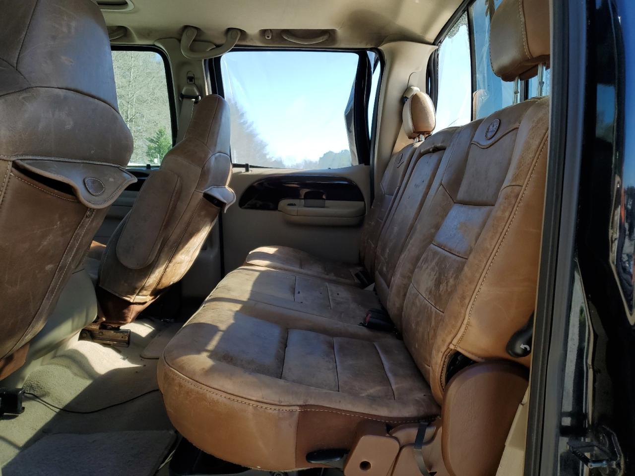 2006 Ford F350 - Image 10