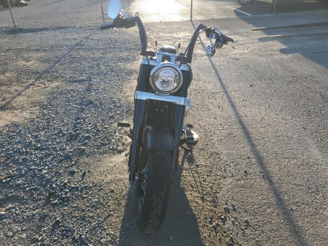  HARLEY-DAVIDSON FLSL SOFTA 2018 Чорний