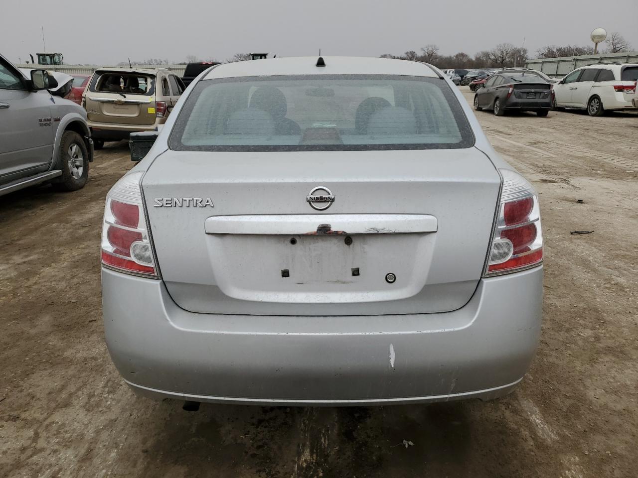 2010 Nissan Sentra - Image 6