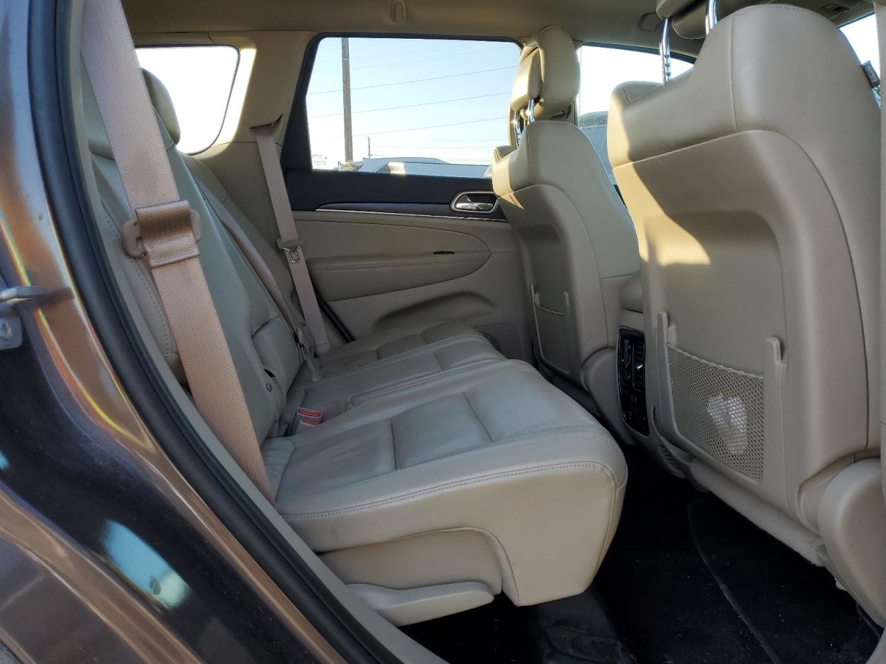 2017 Jeep Grand Cherokee - Image 11