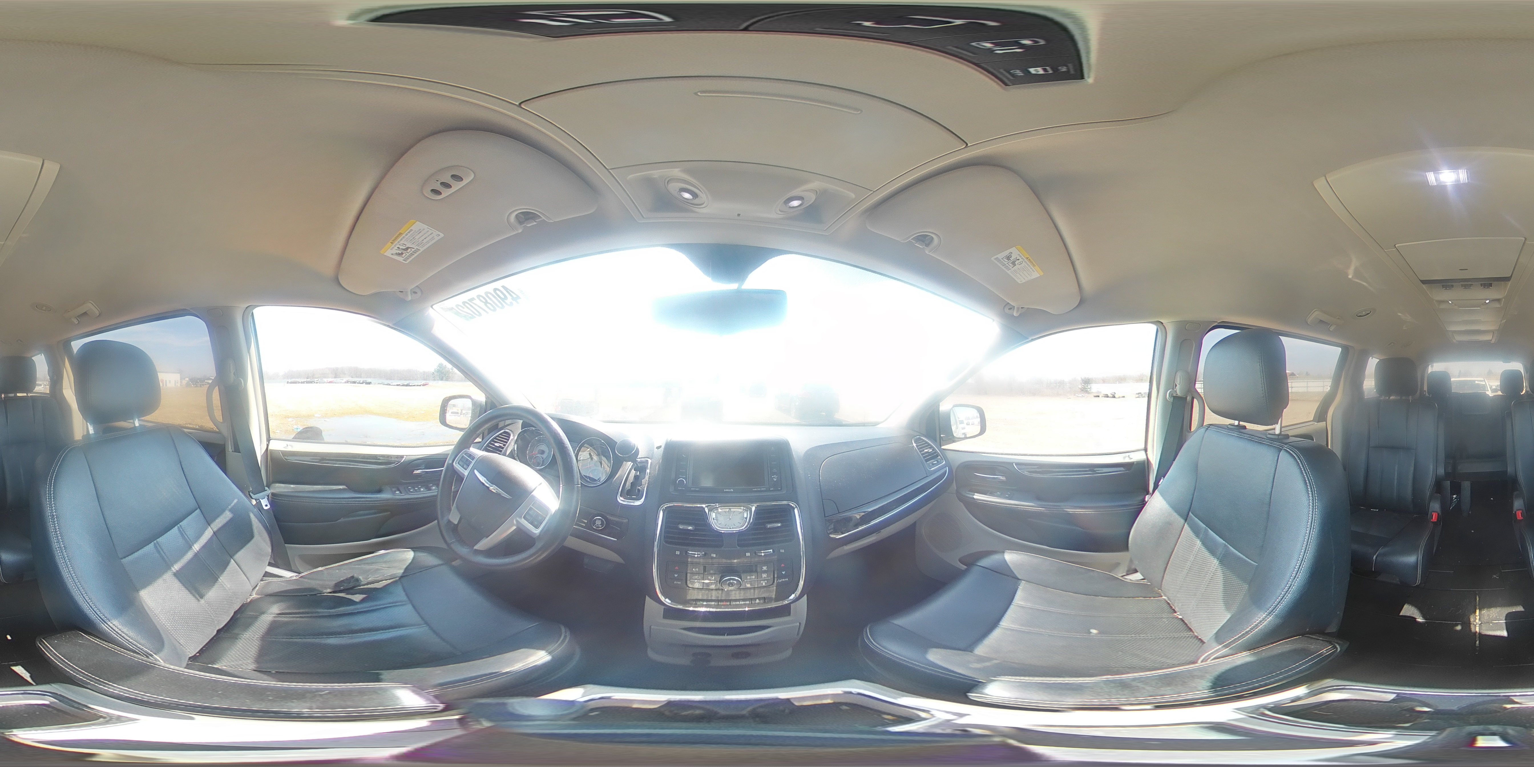 2013 Chrysler Town & Country - Image 14