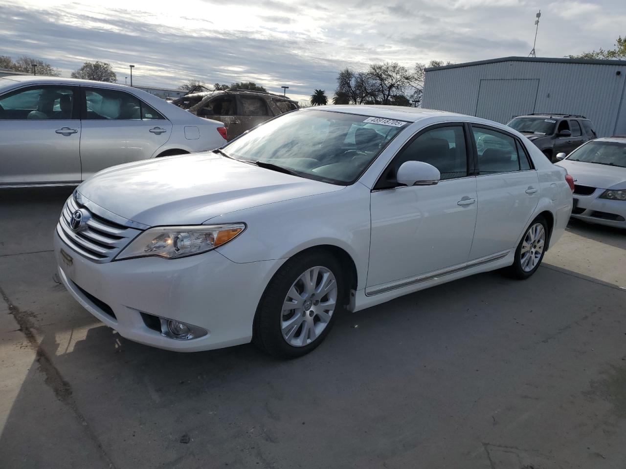 2012 Toyota Avalon - Image 1
