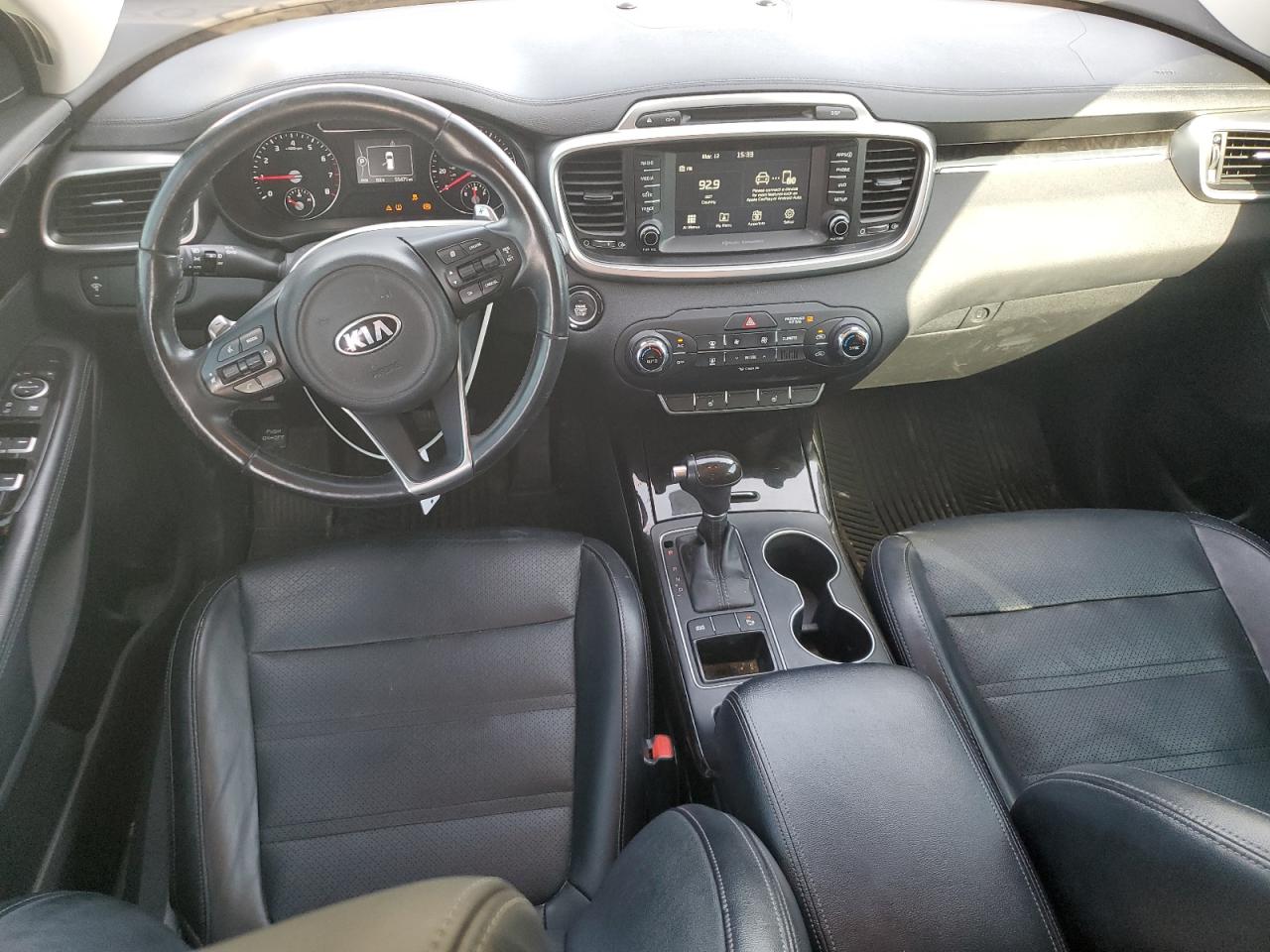 2017 Kia Sorento - Image 8