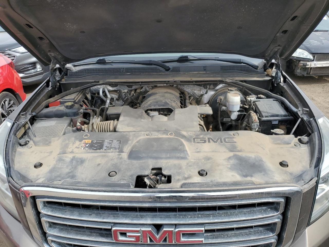2015 GMC Yukon - Image 12