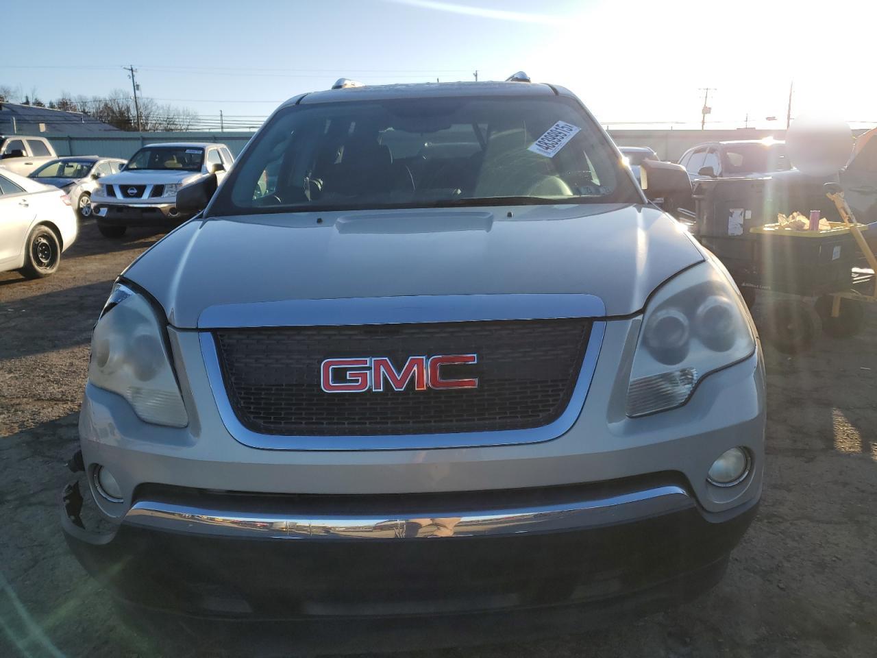 2009 GMC Acadia - Image 5