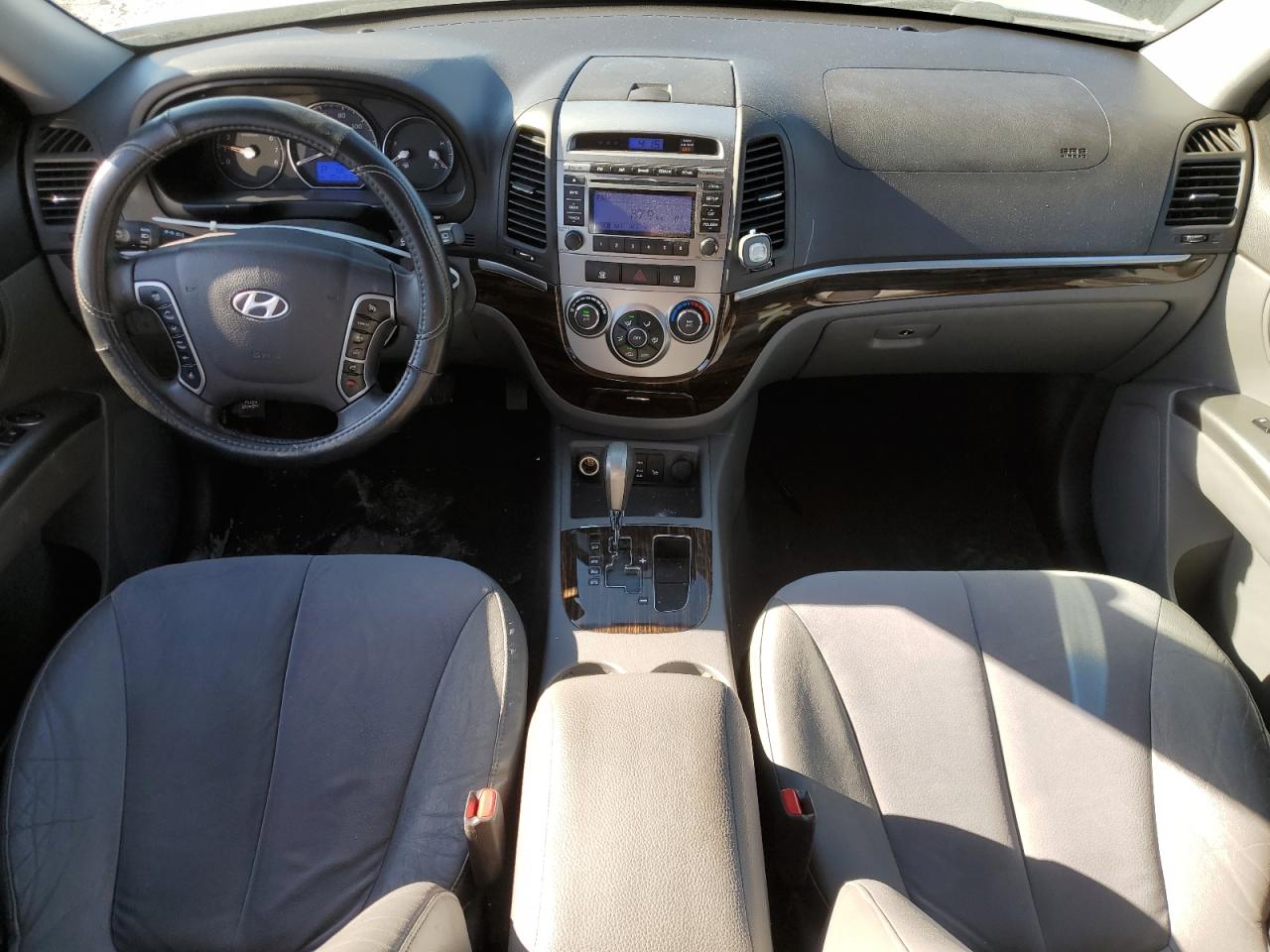 2010 Hyundai Santa Fe - Image 8