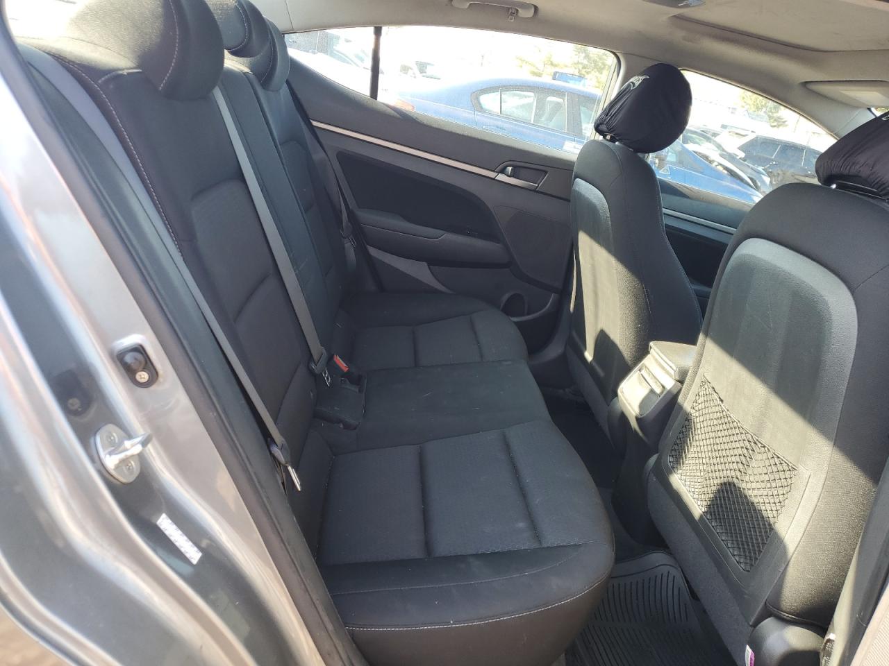 2017 Hyundai Elantra - Image 10