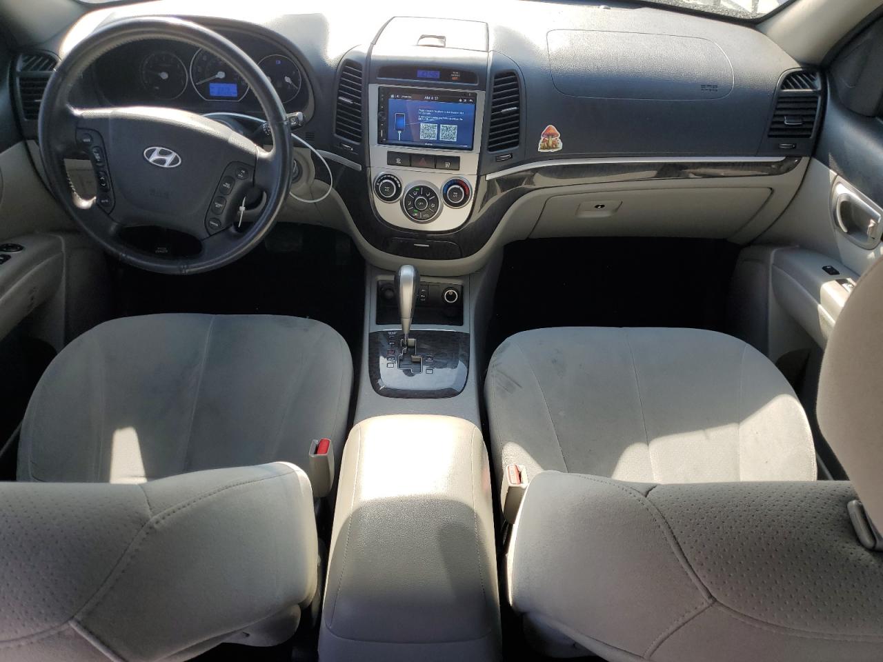 2009 Hyundai Santa Fe - Image 8
