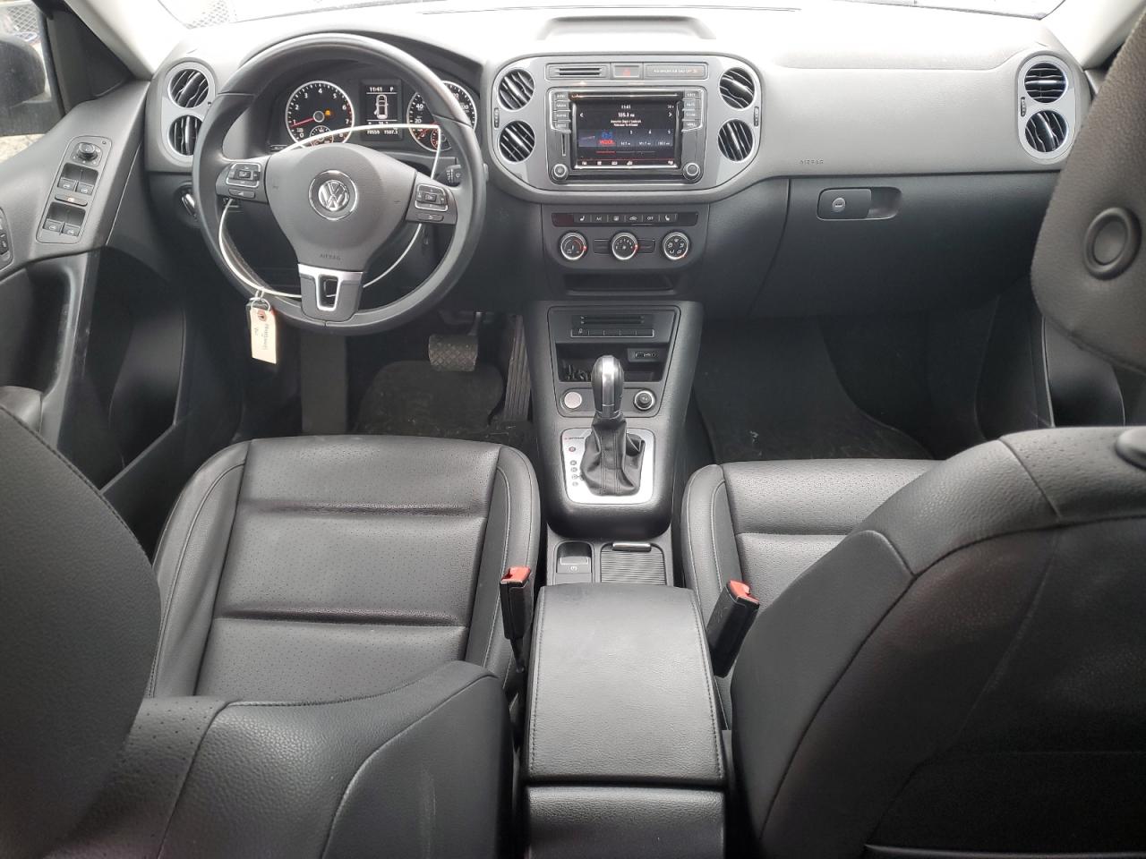 2017 Volkswagen Tiguan - Image 8