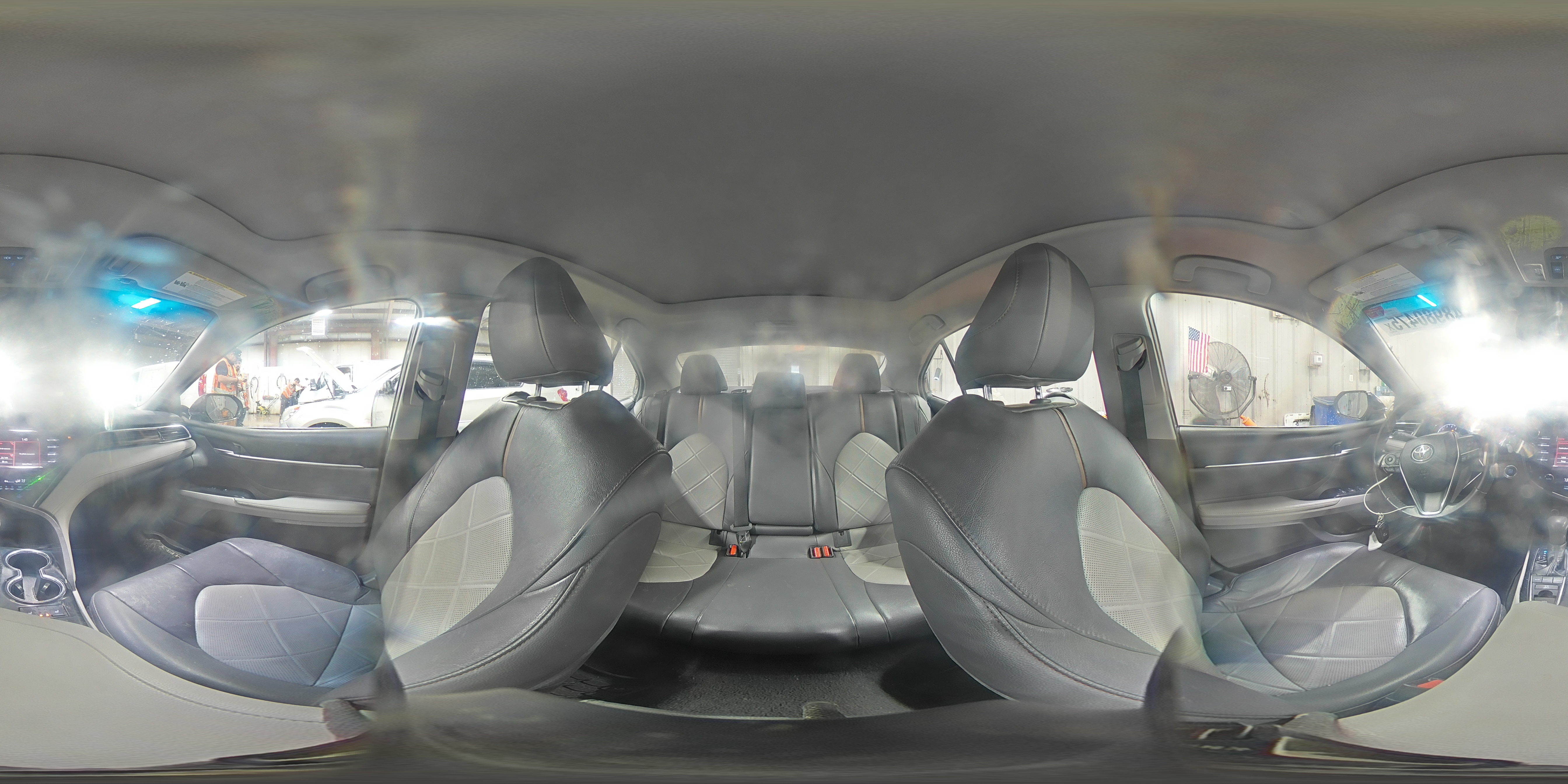 2018 Toyota Camry - Image 14