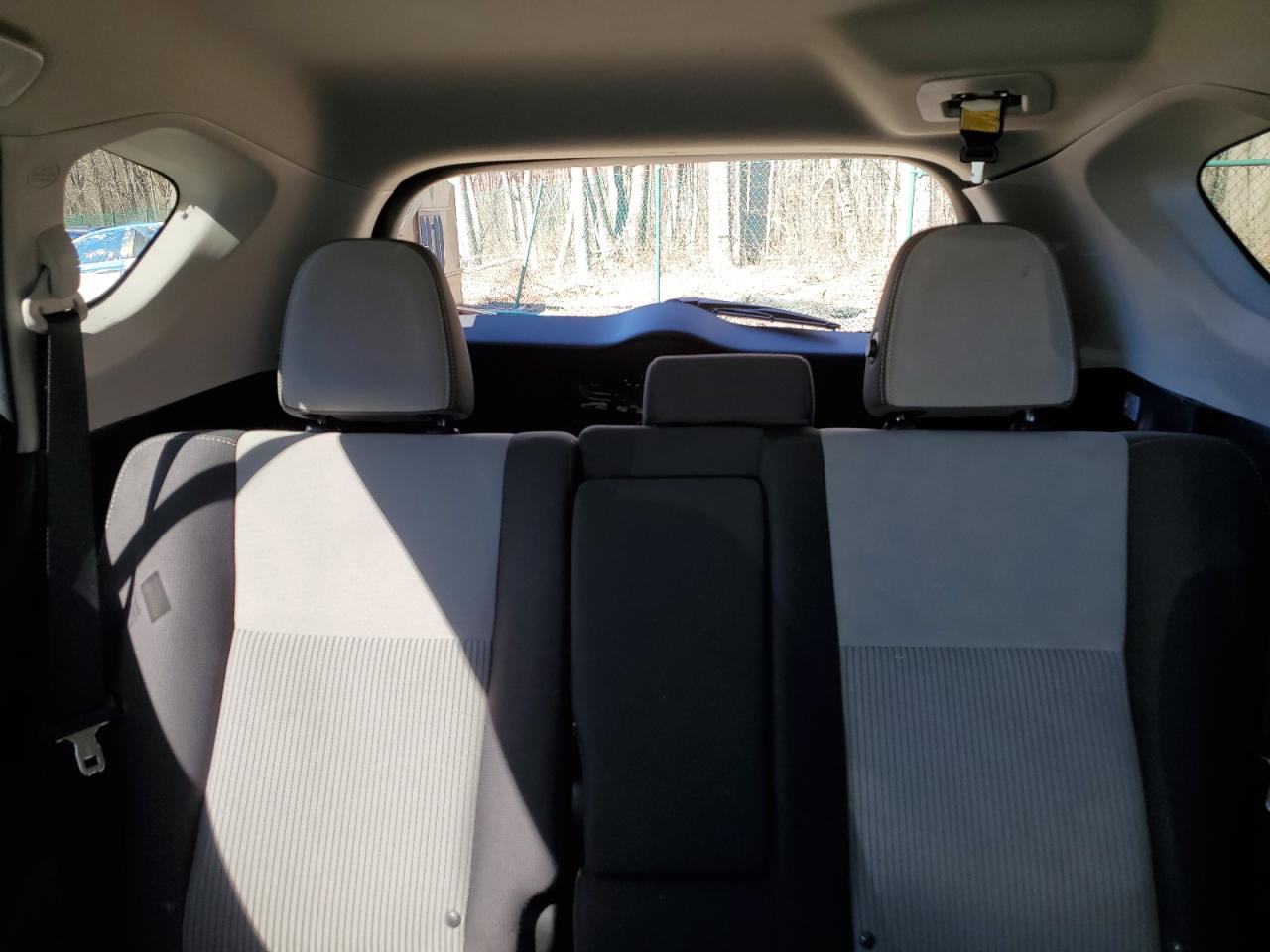 2015 Toyota RAV 4 - Image 10