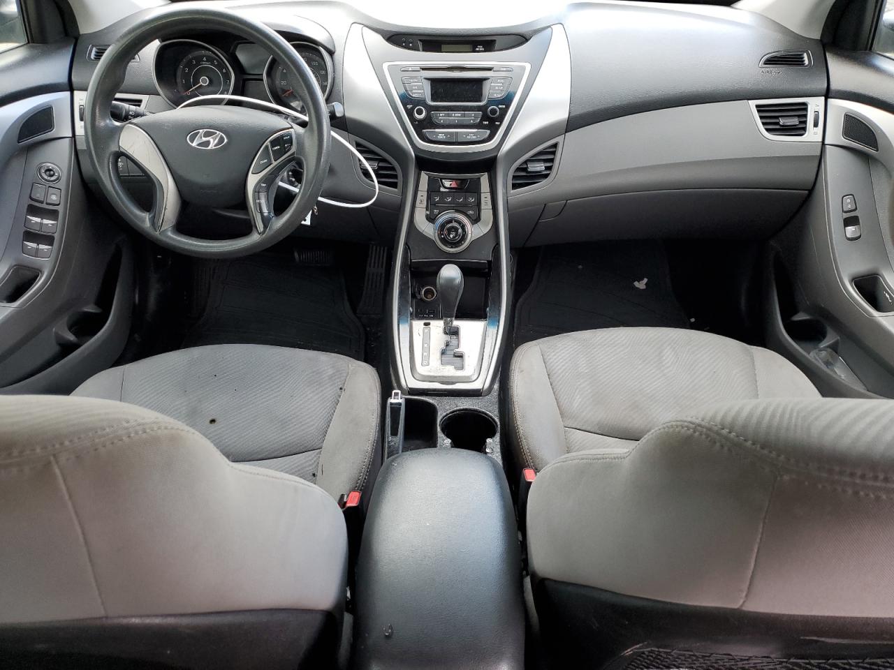 2013 Hyundai Elantra - Image 8