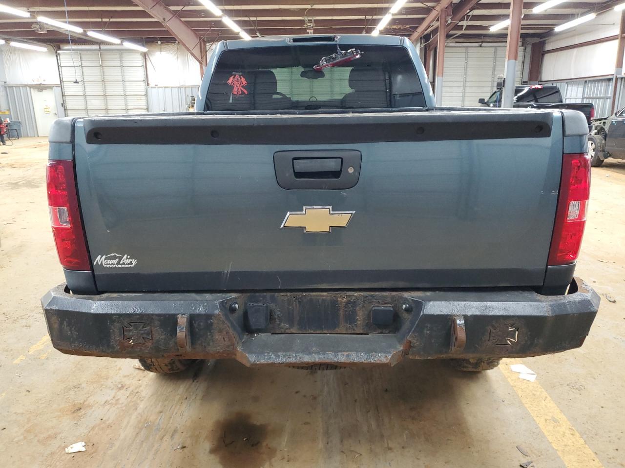 2009 Chevrolet Silverado - Image 6