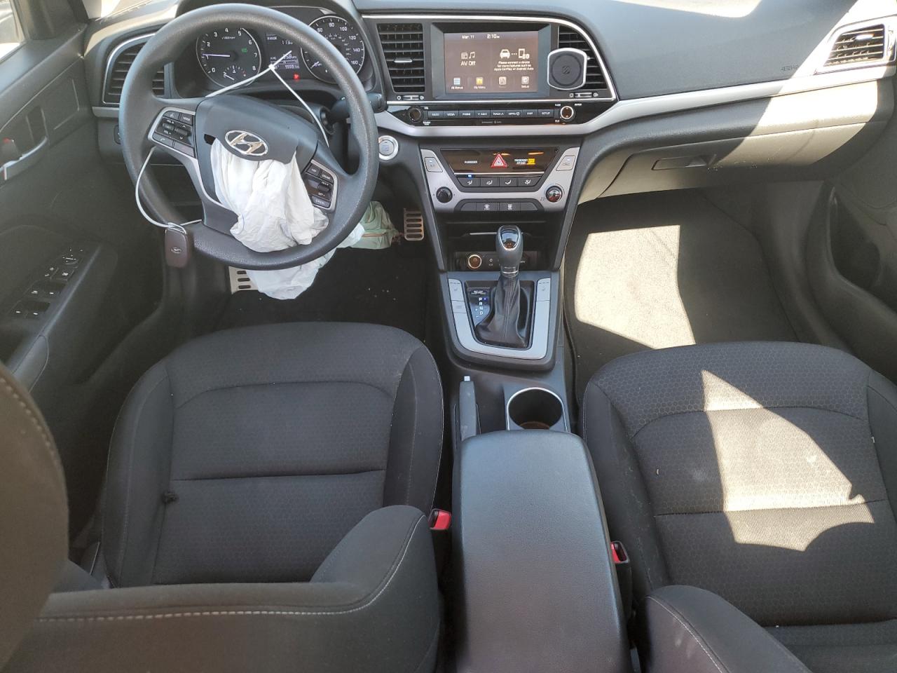 2017 Hyundai Elantra - Image 8