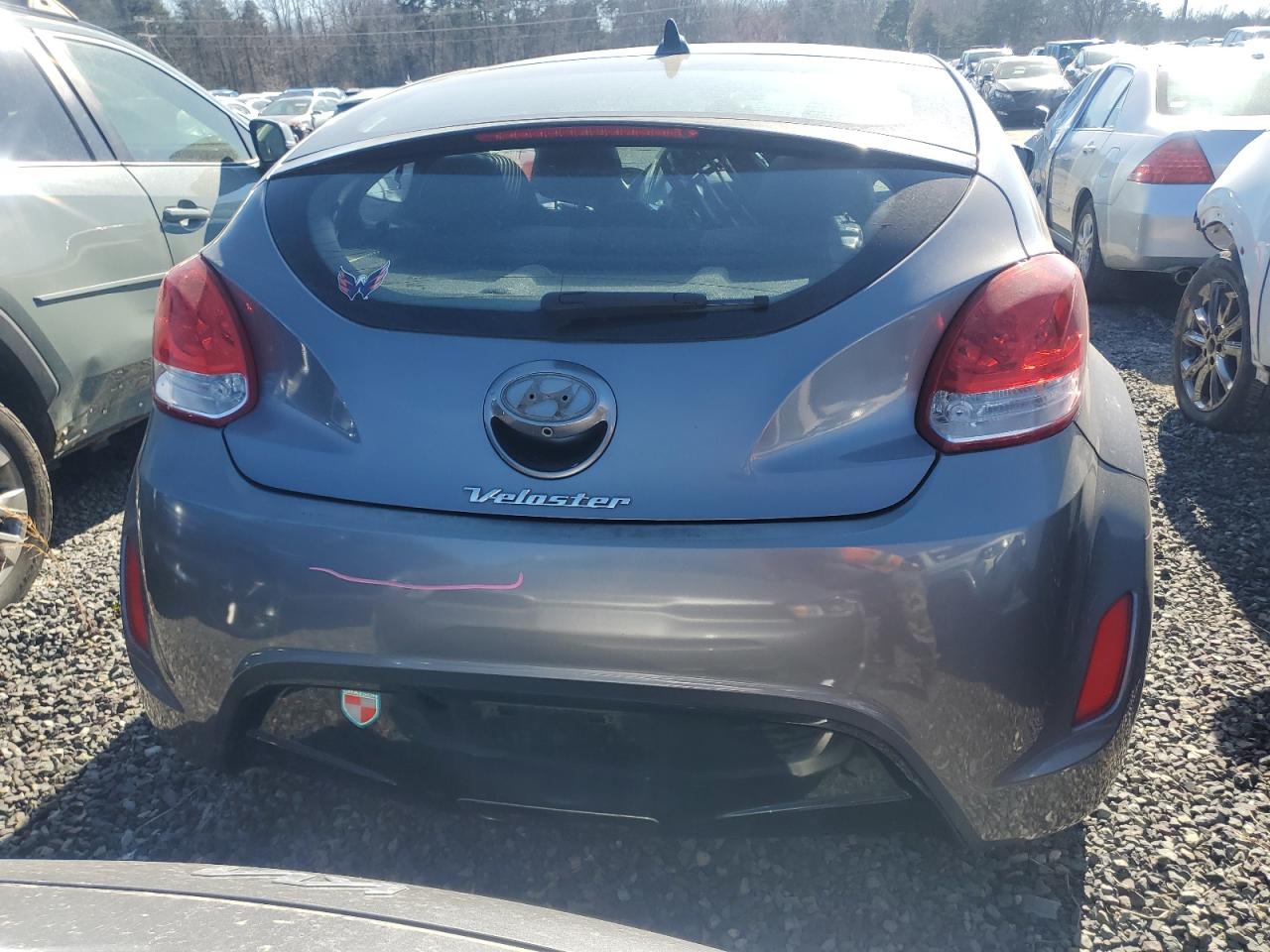 2016 Hyundai Veloster - Image 6