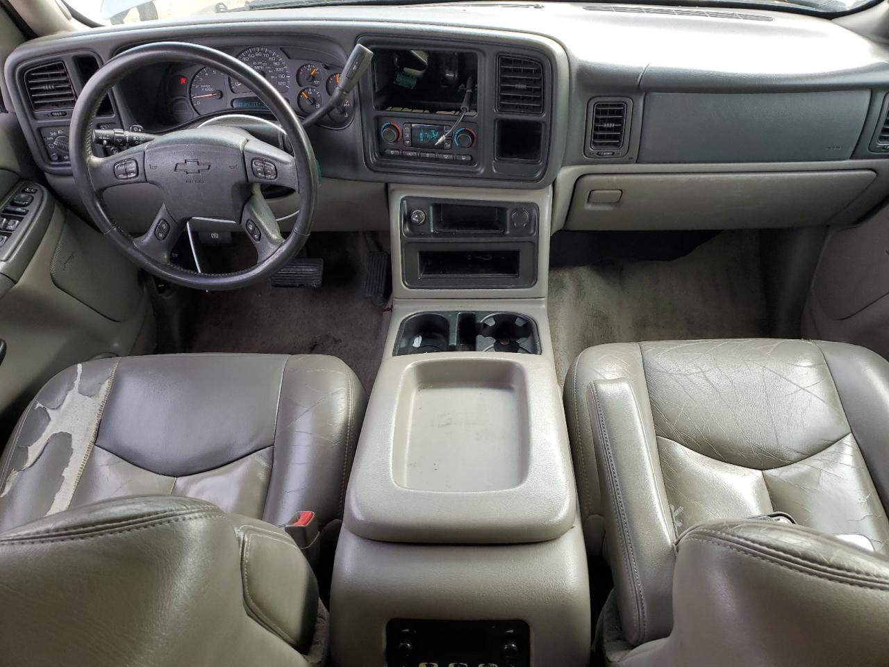 2003 Chevrolet Suburban - Image 8