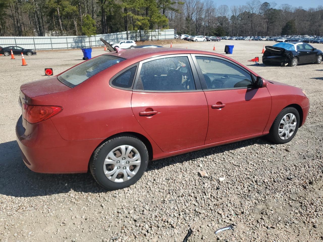 2010 Hyundai Elantra - Image 3