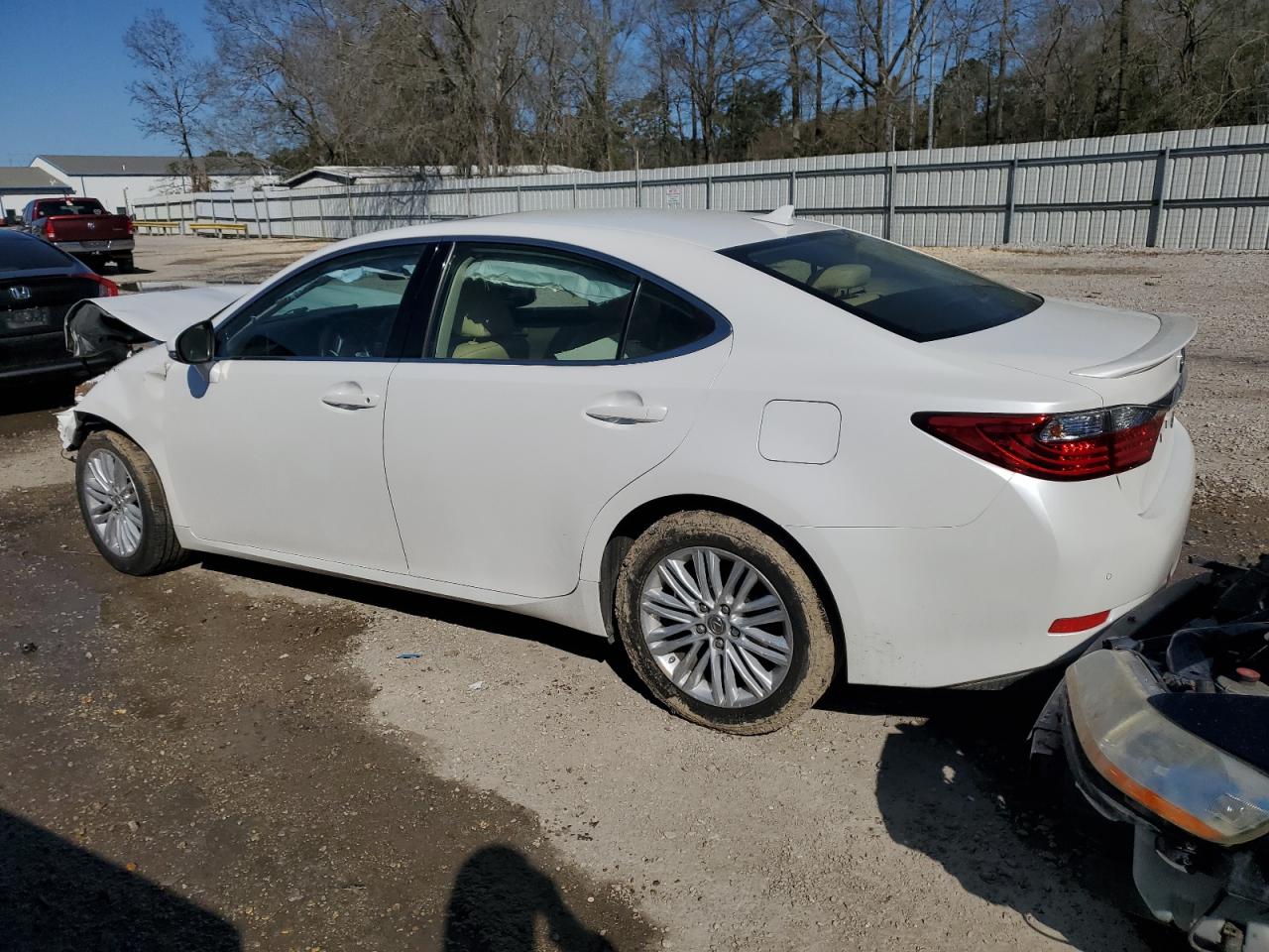2014 Lexus ES - Image 2
