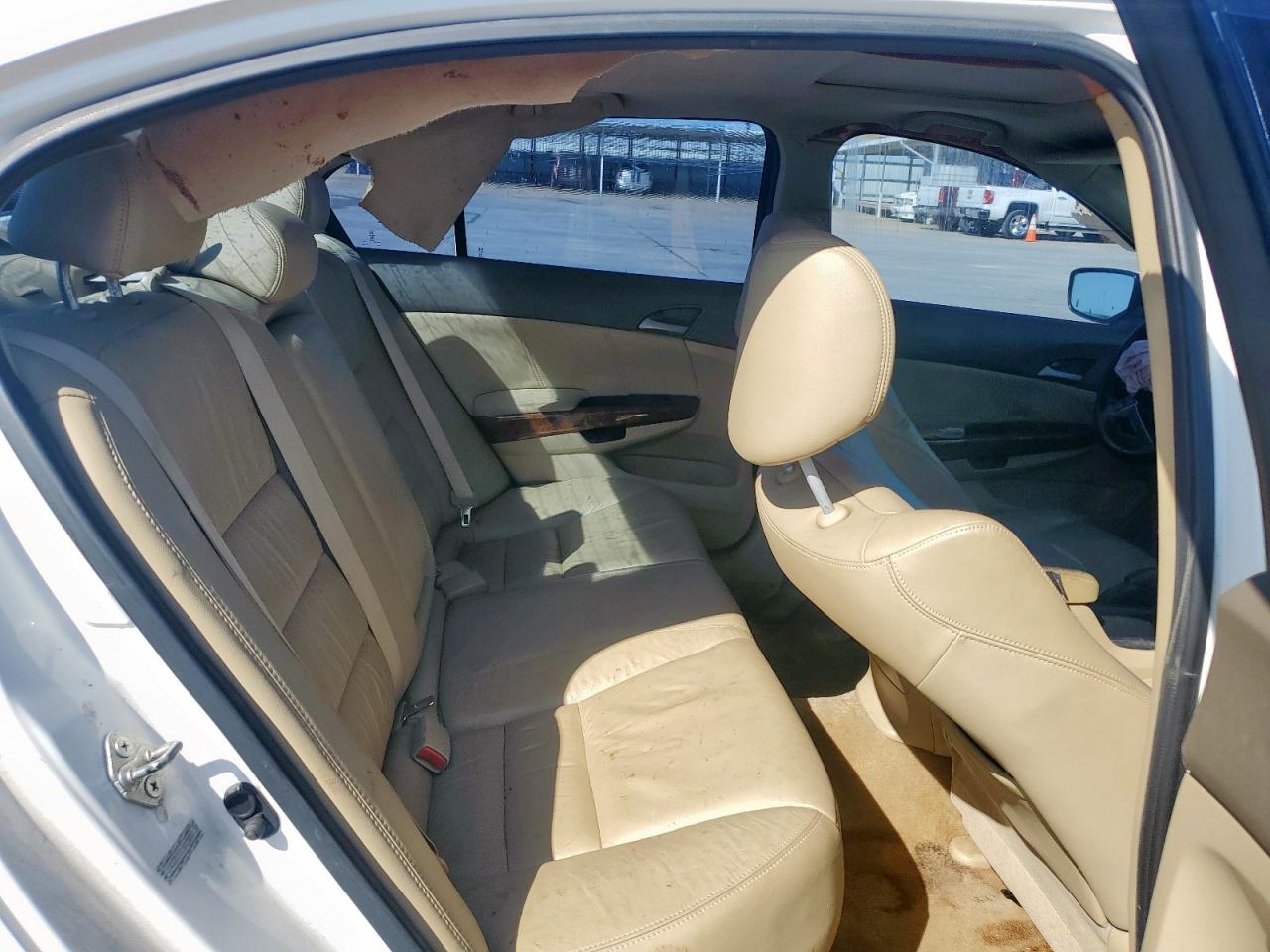 2010 Honda Accord - Image 11