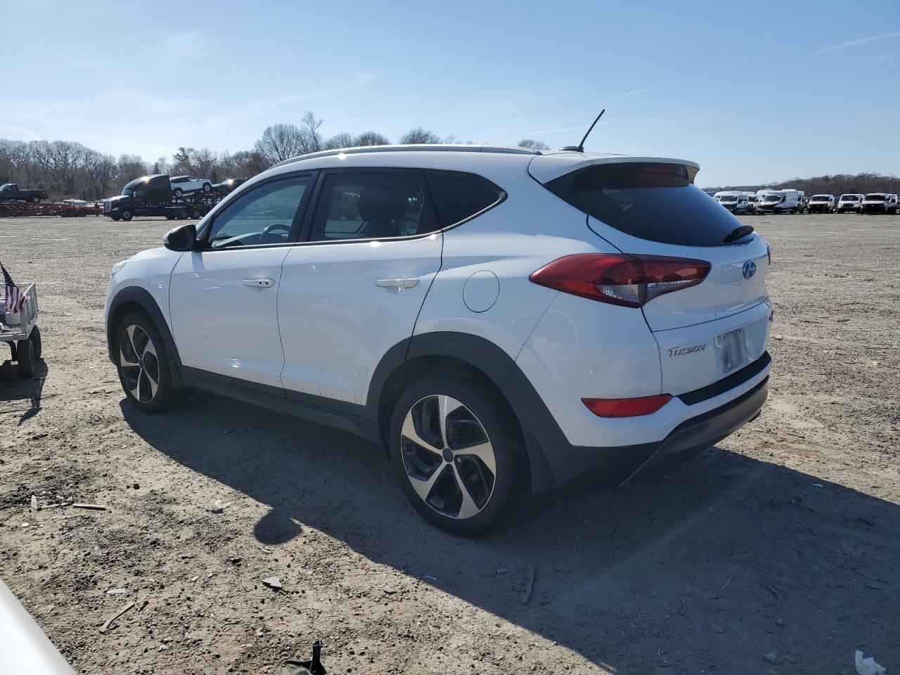 2016 Hyundai Tucson - Image 2