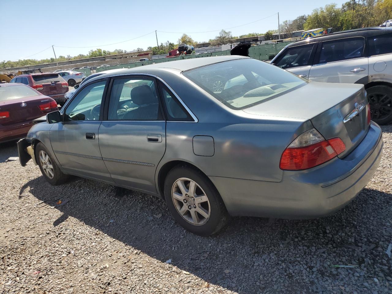 2004 Toyota Avalon - Image 2