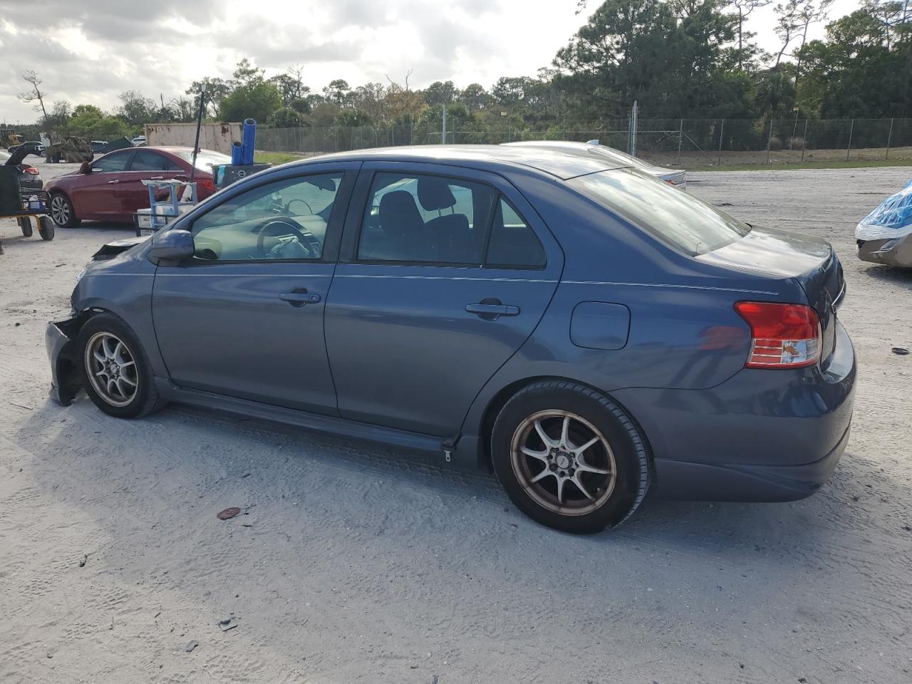 2007 Toyota Yaris - Image 2